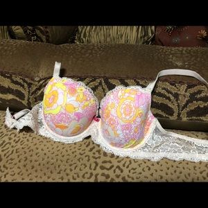 Victoria Secrets Demi cup Bra